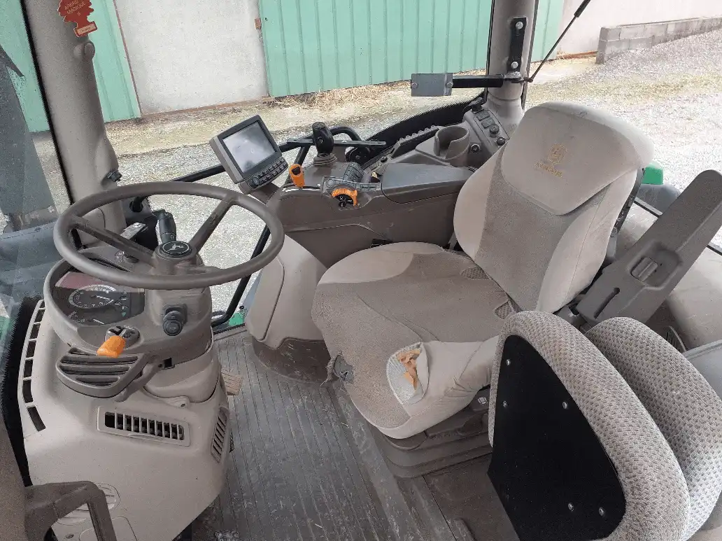 Image JOHN DEERE 6120R